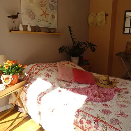 Simple Life In Provence Йер